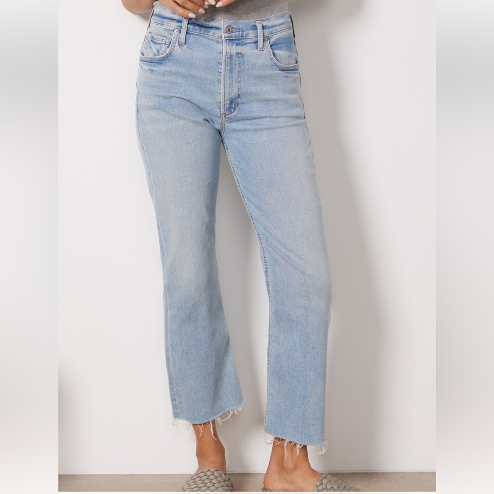 Isola Raw Hem High Waist Crop Bootcut Jeans
Citizens of Humanity Size 26
